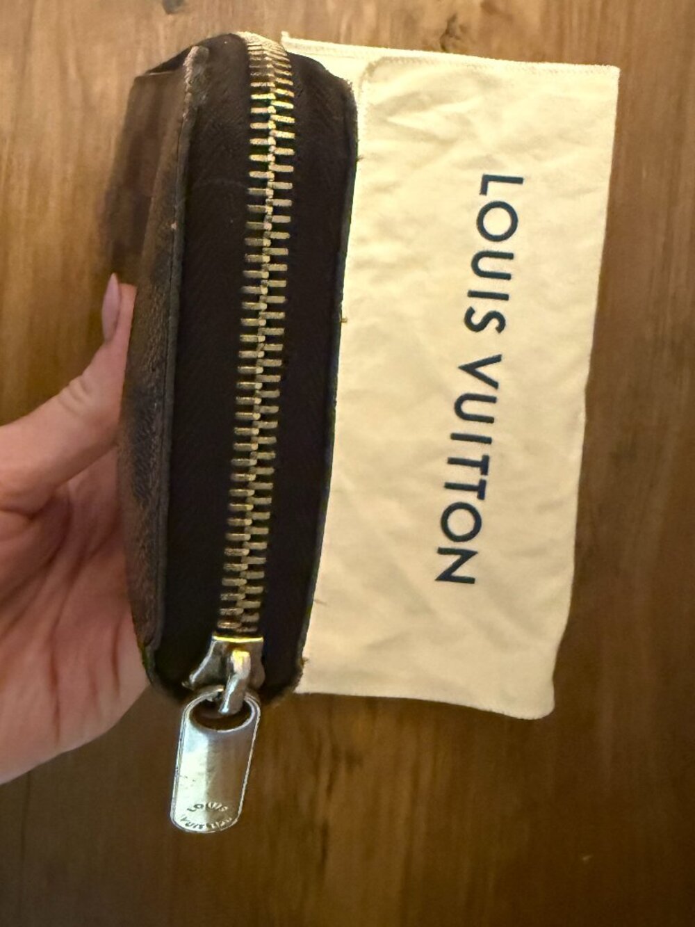 Louis Vuitton Damier Ebene Zippy Wallet - Picture 10 of 10